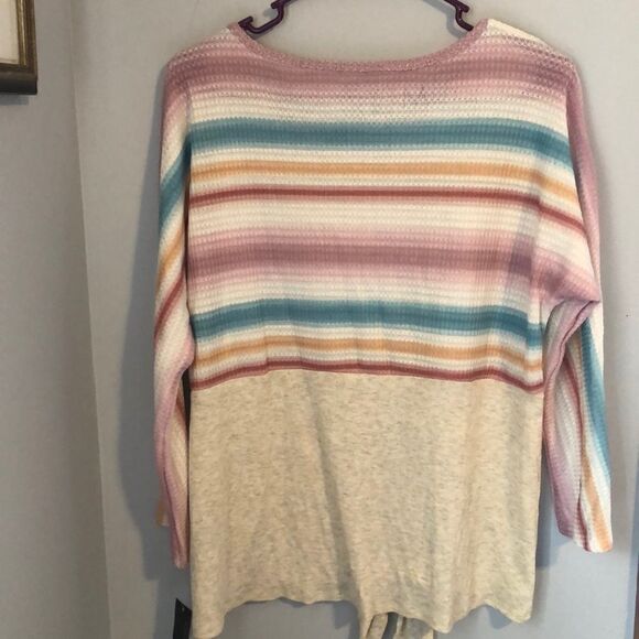 NWT Signature Studio Med Top - Picture 5 of 5